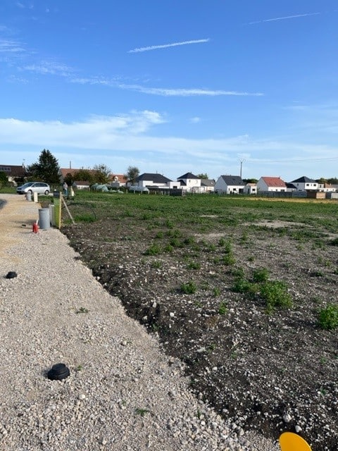SAINT AY – 598 m²